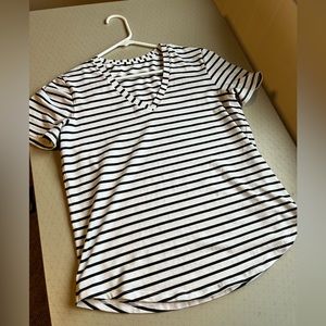 Lululemon Love V-Neck T-Shirt size 6